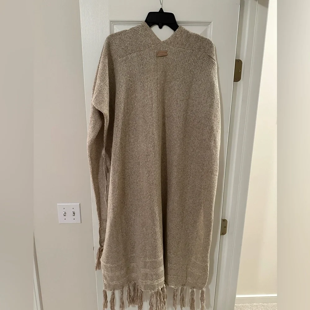 Free People Angel Eyes Fringe Poncho One Size NWOT - Picture 5 of 6
